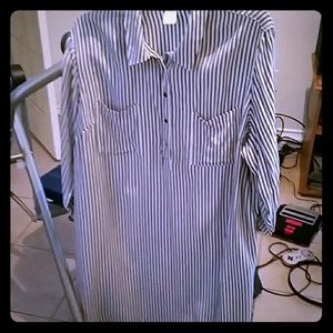 XL Terra Flinn Long To Below the Knee Shirt